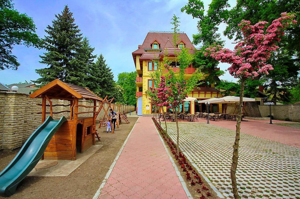 Vila Palic Hotel Exterior foto