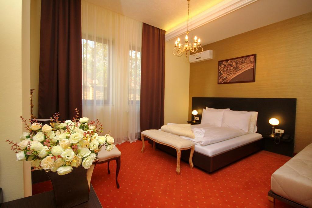 Vila Palic Hotel Exterior foto